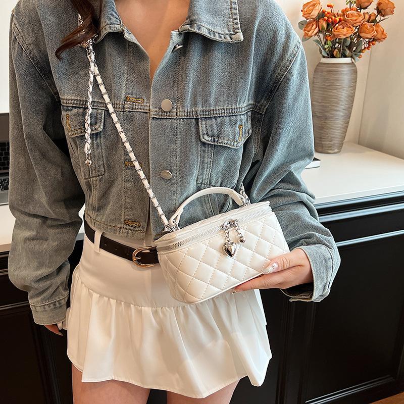 

Модная маленькая квадратная сумка с бриллиантами для ношения в руке, женская, весна-лето 2025, новая нишевая простая наплечная сумка-мессенджер, женская сумка высокого класса