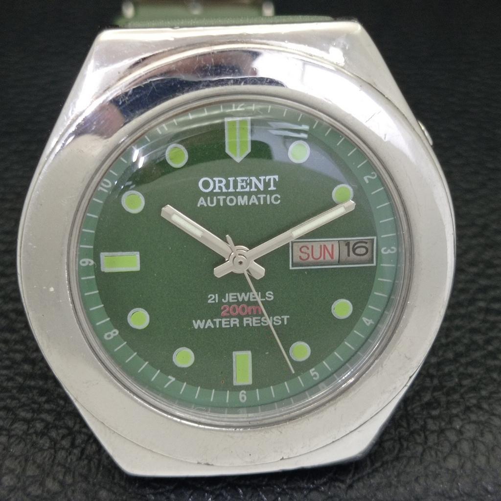 VINTAGE ORIENT AUTOMATIC 46941 JAPAN MENS GREEN COLOR DIAL WATCH A700626-5 R204-a700626