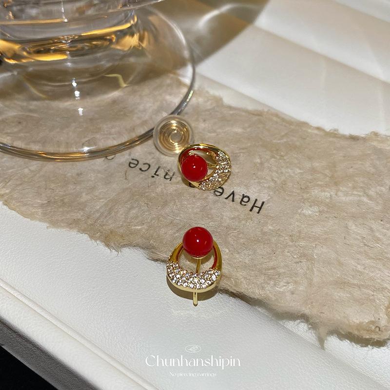 New Ankara red pearl circle micro-inlaid zircon stud earrings are popular, exquisite and fashionable ear clips, and exquisite earrings without holes.