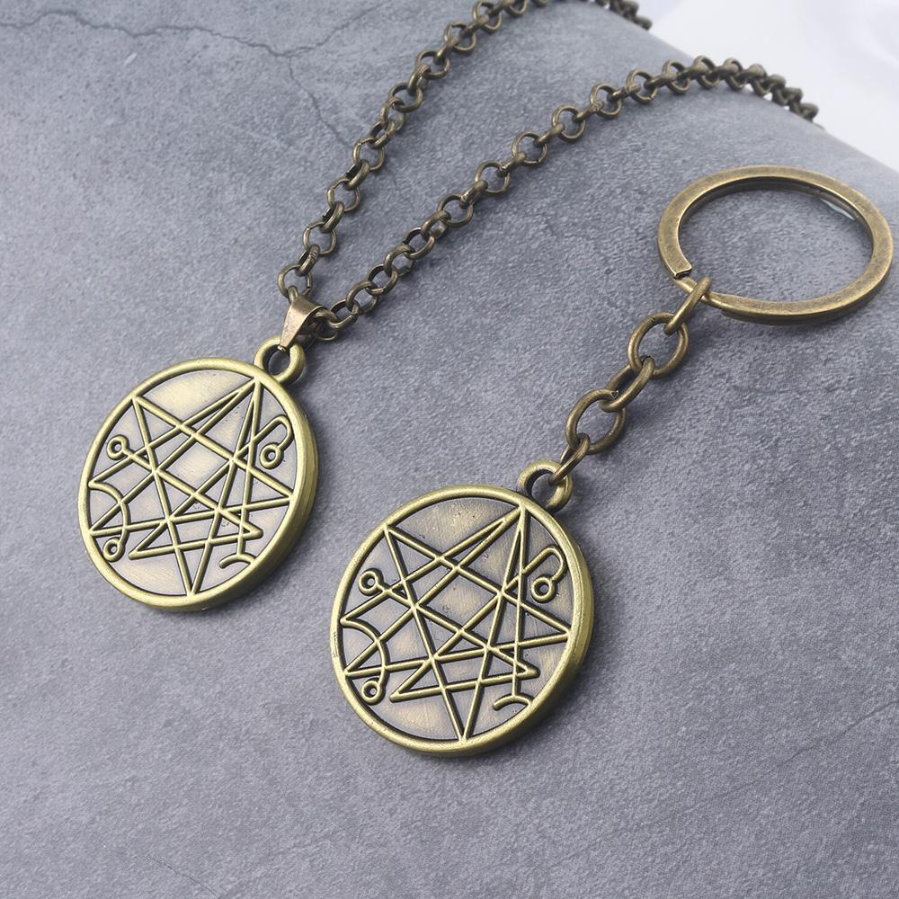 Fantasy Cthulhu Myth Metall Nyckelring Necronomicon Hänge Magisk Cirkel Nyckelring Anime Cosplay Smycken Gåva