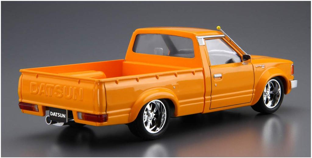 Aoshima Bunka Kyozai The Tuned Car Series 22 Nissan 720 Datsun Truck Custom 1982 Plastic Model Kit 1/24 No.
