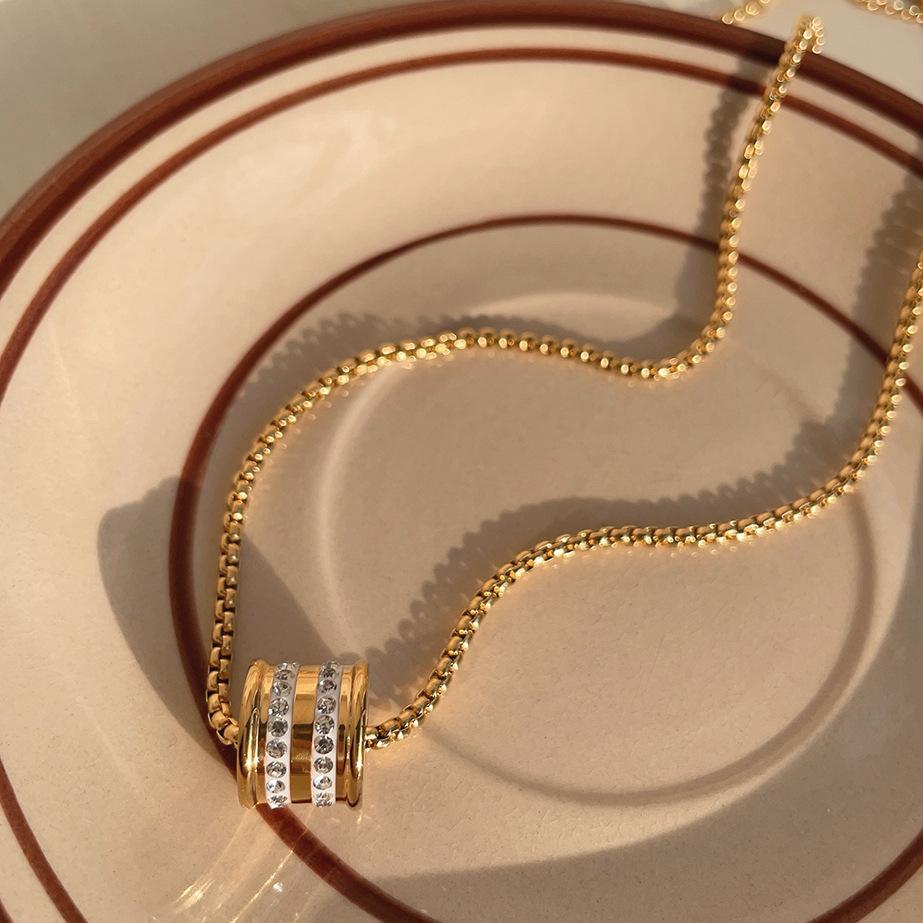 Leichter Luxus Temperament Zirkon Schmale Taille Halskette Titanstahl 18K Gold Vakuum Beschichtung Halskette Verblasst Nicht Weiblich