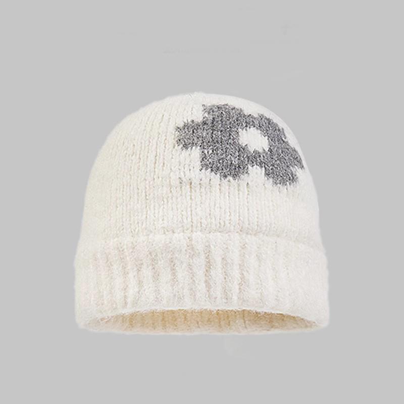 

Сладкая и милая маленькая шапочка из вязаной шерсти с цветком для детей, для маленького лица осенью и зимой, теплая, эластичная, для большого обхвата головы, пуловер, холодная шапка Adult average size is elastic. белый