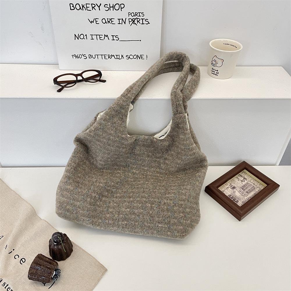 11 Herbst neue Pendler Plüsch Umhängetasche große Kapazität Tragetasche Damen lässige Westentasche