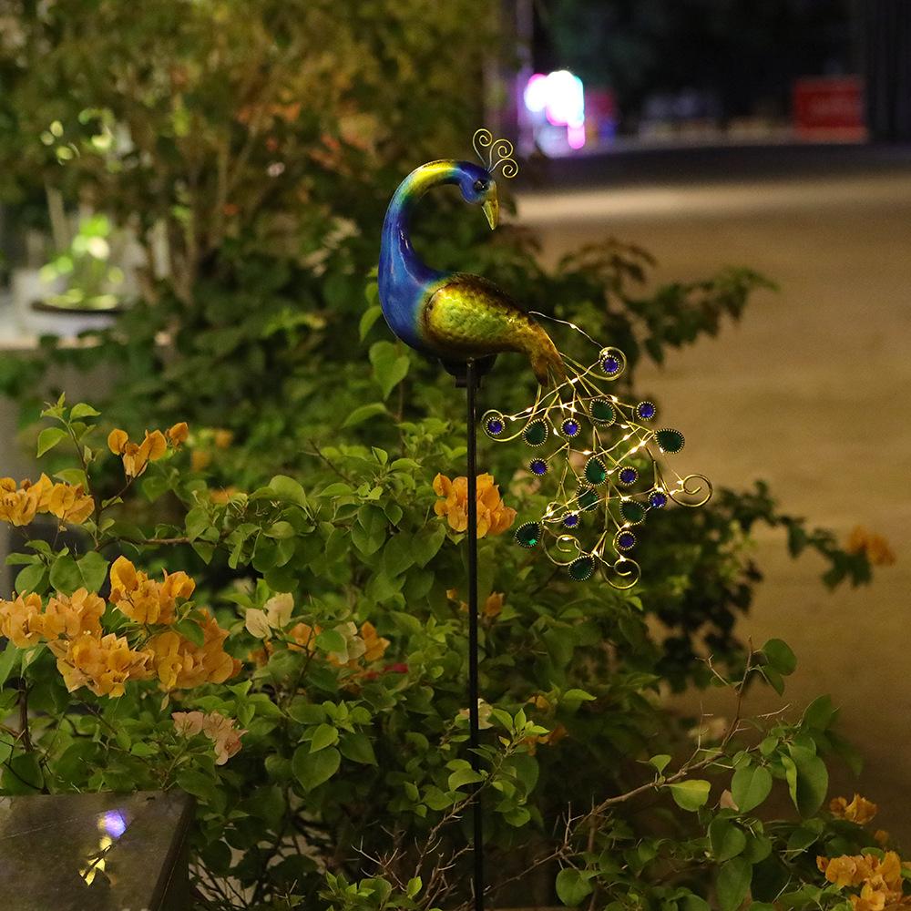 Waterproof LED Solar Peacock Lawn Light: Metal Art Garden Decoration