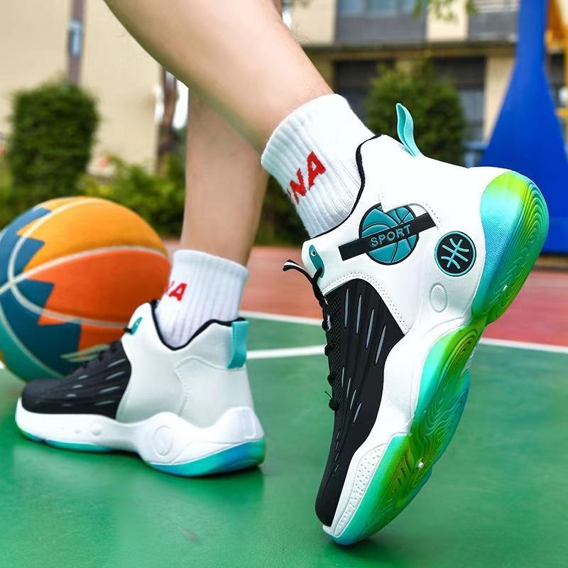 Outdoor Youth Basketball Shoes Men's Mid Top Lace Up Anti Slip Sports Shoes Men's Breathable Trendy Thick Soled Men's Shoes