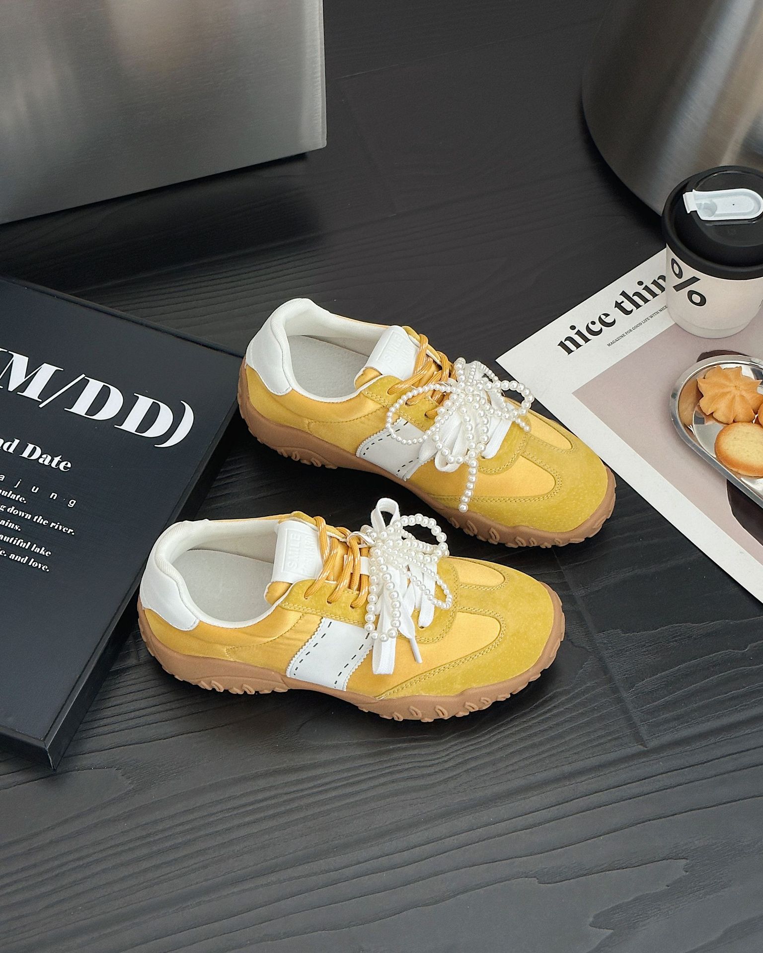 

Кожаные женские новые жемчужные пара шнурков толстая подошва внутренняя высота увеличение мода спорт и отдых белые туфли 35 жёлтый