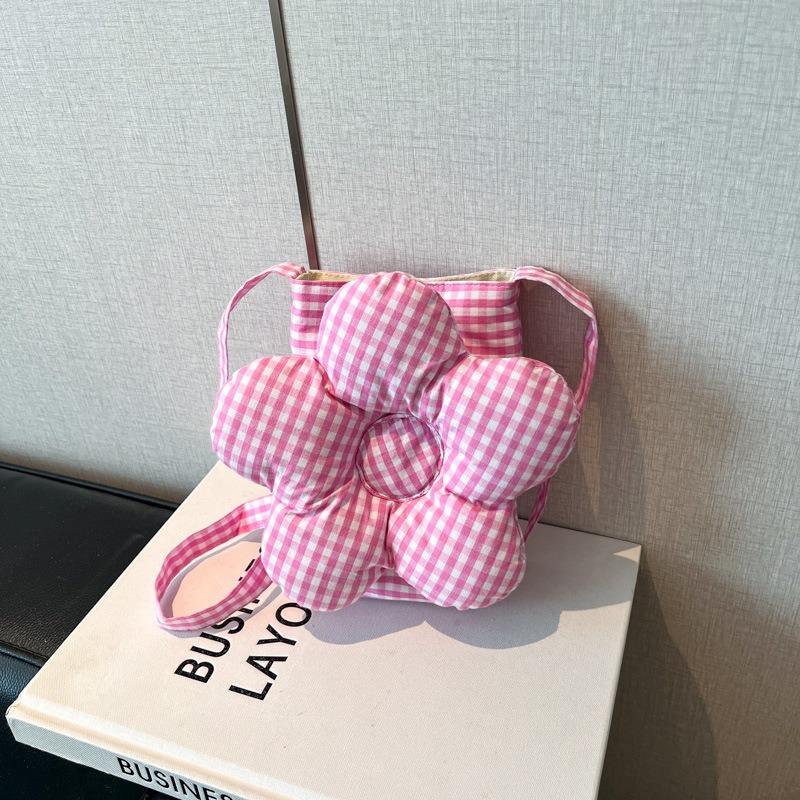 

Niche cute messenger small flower bag drawstring handbag carry simple high value small fresh light рожевий