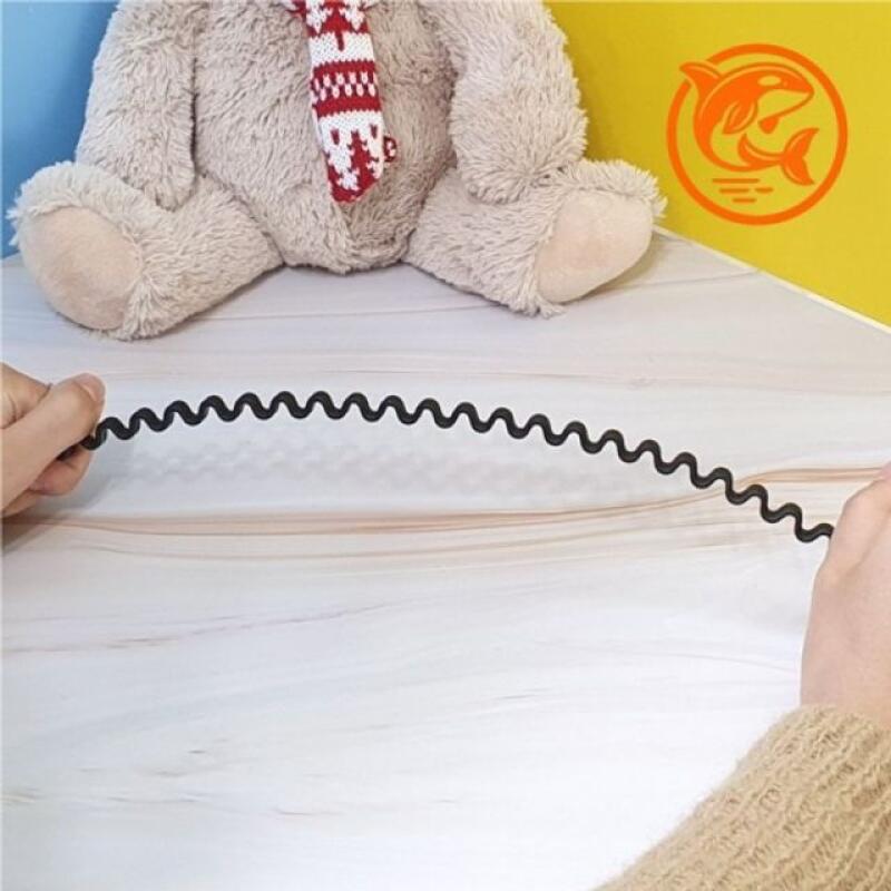 Black matte wavy headband