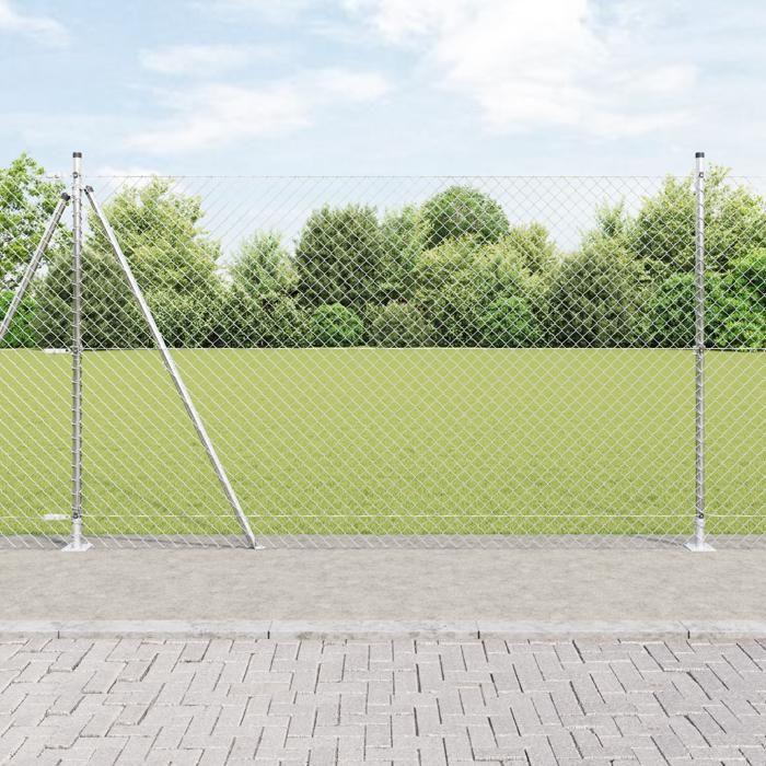 VidaXL Clôture en chaîne avec 7 poteaux flans 1,5x10 m en acier galvanisé 3351288