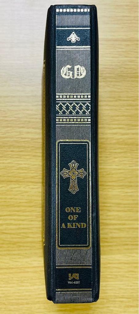 [USED] G-DRAGON ONE OF A KIND Gold Edition