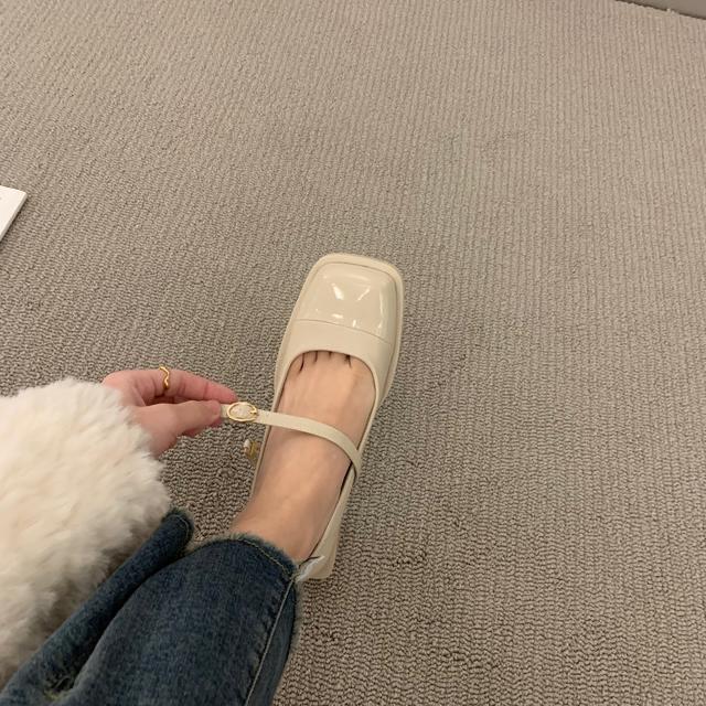 Honkongo juoda kvadratinė galva Madingi lengvi viengubi batai Moteriški batai su vienu mygtuku storu kulnu Mary Jane maži odiniai batai