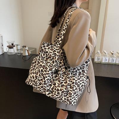 2025 New Leopard Print Casual Commuter Armpit Shoulder Bag Fashionable Retro Large Capacity Korean Tote Handbag