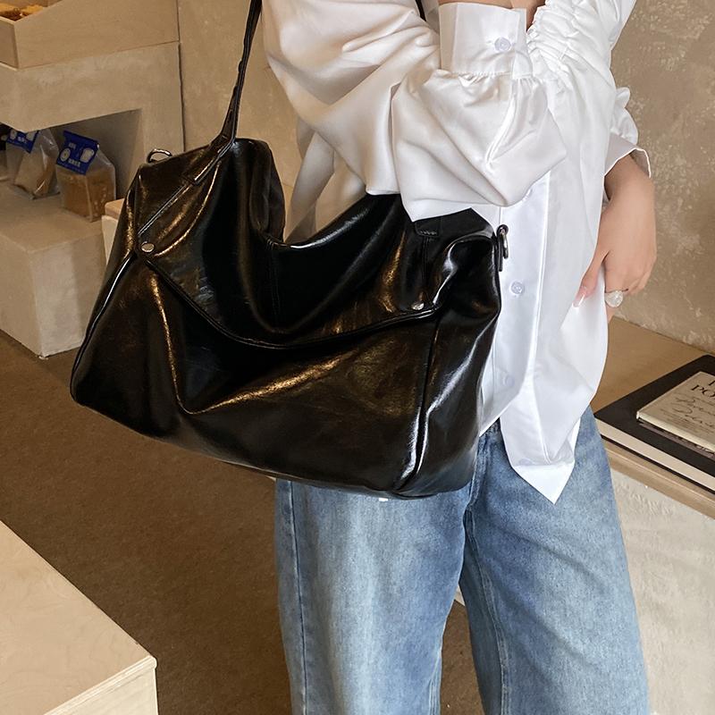 Glossy Faux Leather Hobo Bag Women Fashion Shoulder Bag With Adjustable Strap Soft Texture Handbag Everyday Use