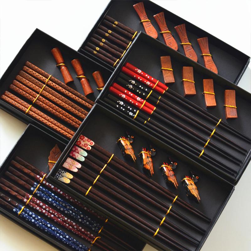 4 Pair Japanese Natural Wood Chopsticks Set Noodles Sushi Chopsticks With Chopsticks Rack Reusable Chinese Tableware Gift Box
