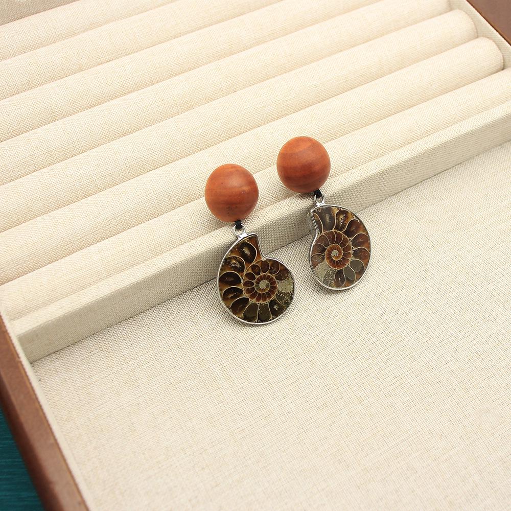 Raw Ore Conch & Shell Heart Wood Stud Earrings – High-End Niche Design