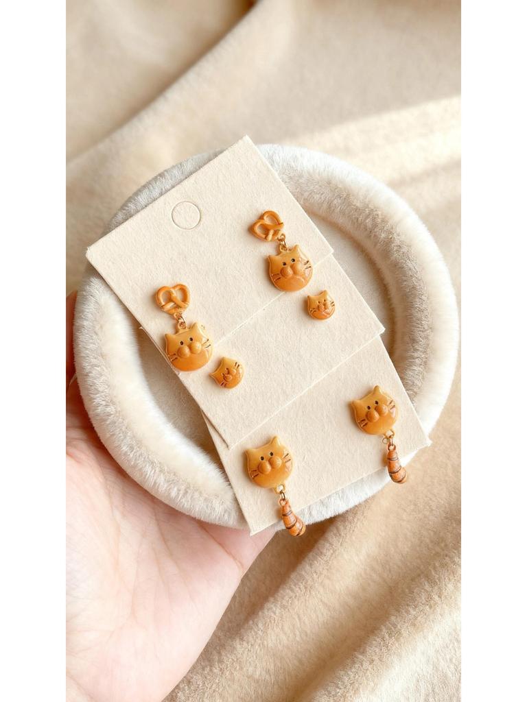Fun & Cute Caramel Bread Drip Oil Geometric Stud Earrings: Cartoon Niche Light Luxury Accessories