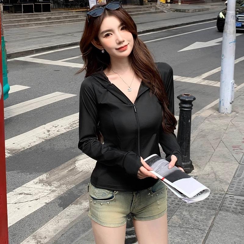 Black long-sleeved sunscreen clothes women's summer 1011 new outdoor breathable ice silk sunscreen clothes slim cardigan jacket thin