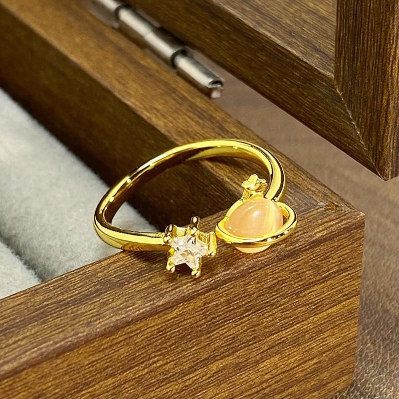 [Golden Mang Yayun] Imitation Opal Flower Butterfly Opening Ring Medieval Vintage Zircon Stacked Ring