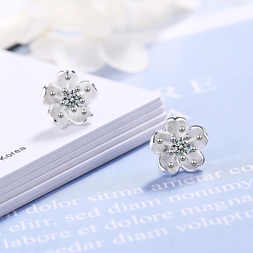 New 925 Sterling Silver Heart Stud Earrings For Women High Quality Exquisite Student Girlfriend Jewelry Accessories Heart Gift