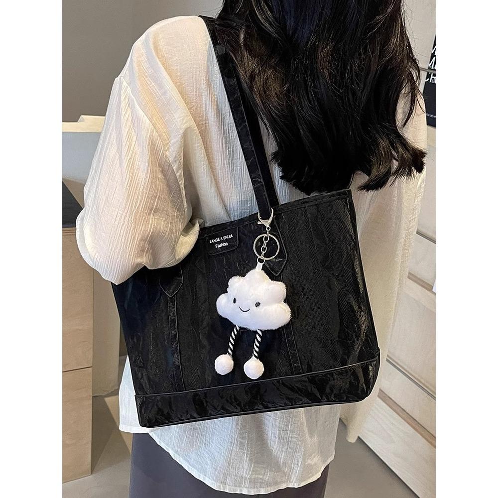 This year's popular bag women's large-capacity new casual simple shoulder bag is versatile for class commuting tote bag
