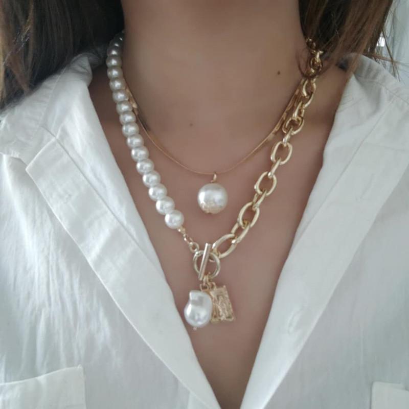 Vintage Baroque Pearl Necklace Alloy Portrait Square Brand Pendant Necklace Women's Two-piece Set