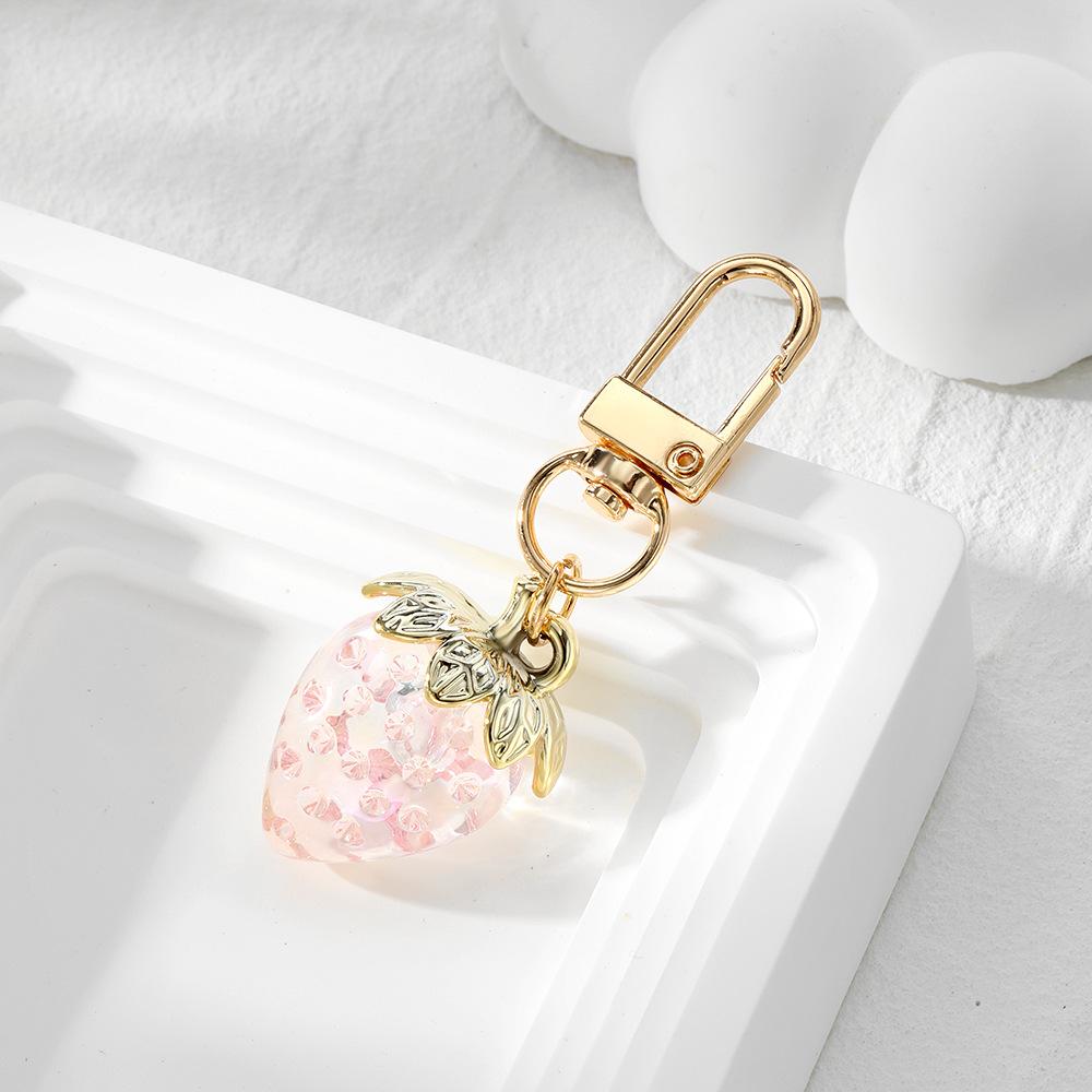 Transparent Strawberry Keychain Cute Acrylic Fruit Pendant Keyring Mobile Phone Bag Charm For Women Car Key Chains DIY Ornament