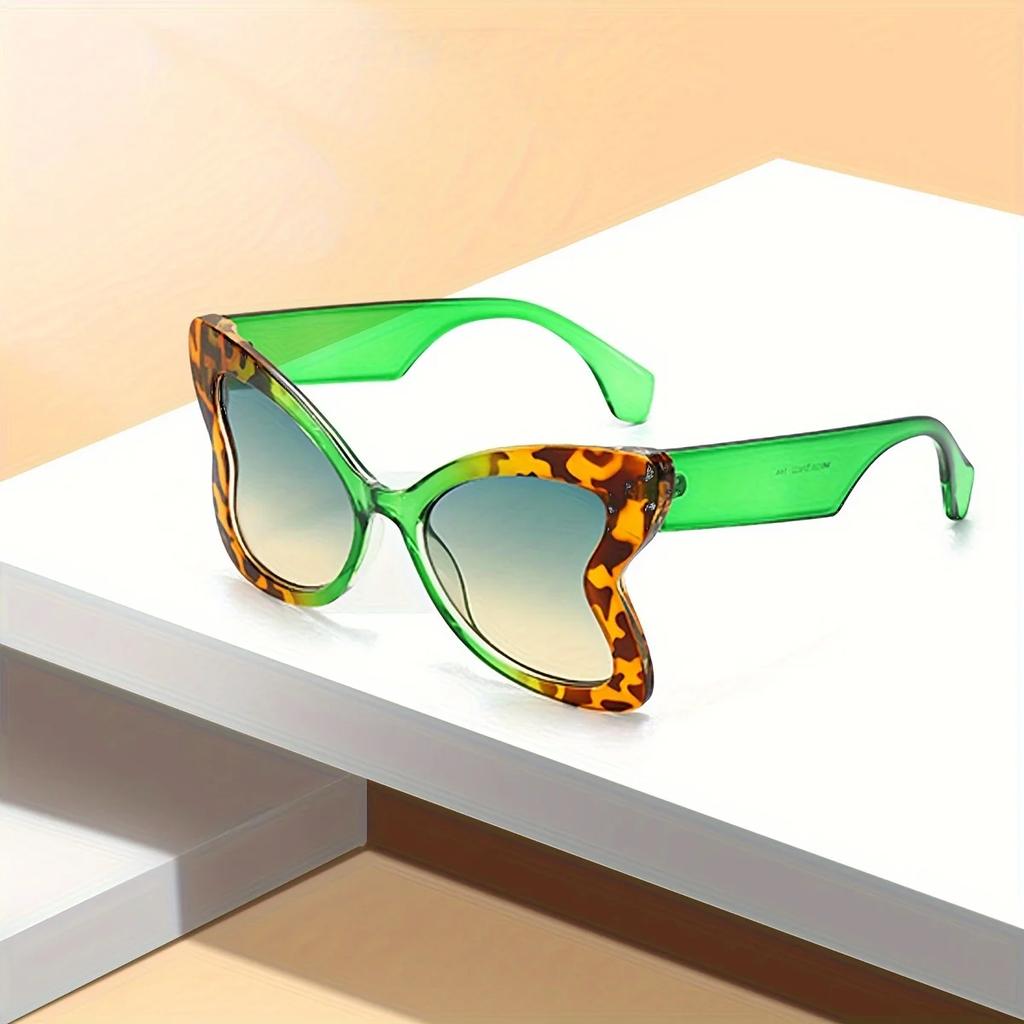 New Fashion Women Brand Designer Luxury Sun Glasses Frame Butterfly Shaped Fashionable Sunglasses Female Vintage Uv400 Eyewear