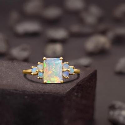 Etiopski Opal Ręcznie Robiony Designerski Pierścionek z Kamieniem Urodzinowym, Wspaniały Prezent, Pierścionek Damski, Pierścionek z Żółtego Złota, Pierścionek Zaręczynowy, Srebro Próby 925
