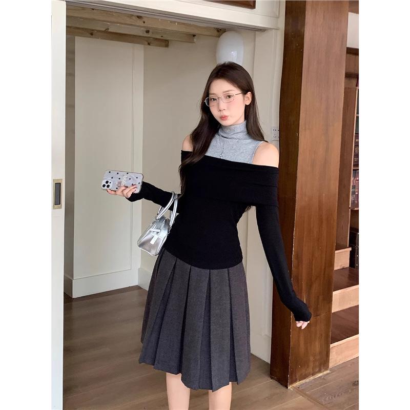 2025 Autumn Women's High Neck Off-the-Shoulder Long Sleeve Color Block Cropped Top, Slim Fit, Spicy Style