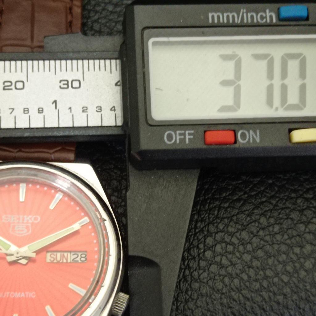 JAPAN 7019A VINTAGE SEIKO 5 AUTOMATIC MENS RED COLOR DIAL WATCH A701325-5 R206a-a701325