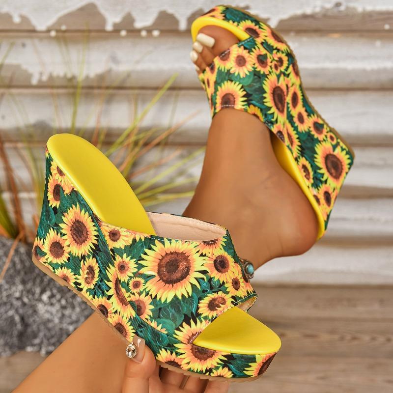 

Spring and summer new open-toed fish mouth slope heel thick bottom flower beach cool slippers women 36
