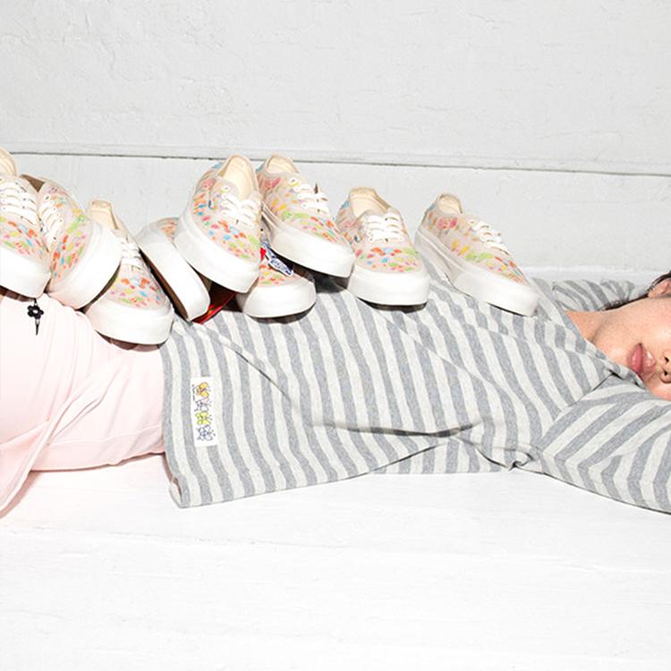 Vans X Sandy Liang Color-Block Striped Crew Neck Long Sleeve T-Shirt Men Tops Oatmeal-Grey VN0A7SDSYT4