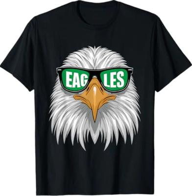 Cooles Gesicht Adler Mit Sonnenbrille Vintage Fliegende Vögel Adler T-Shirt