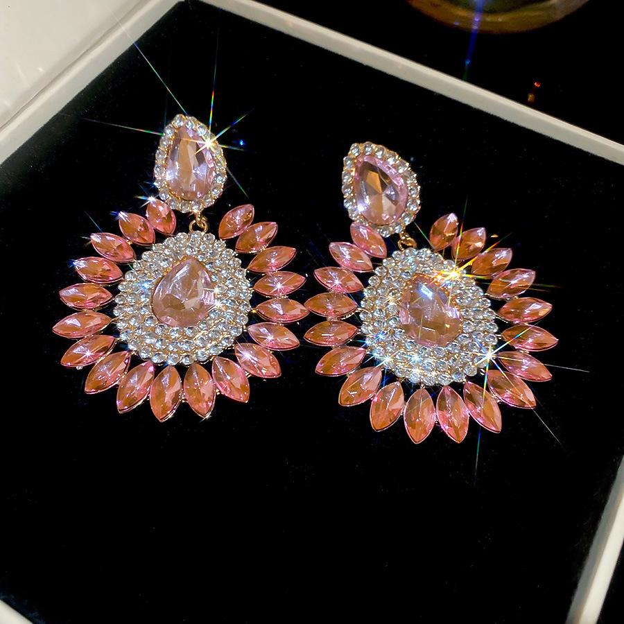 Elegant Zircon Geometric Flower Jewelry Set: Luxury Necklace & Stud Earrings