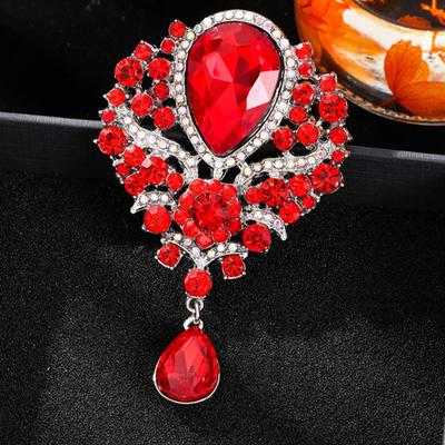 Modische Kristall-Anhänger-Brosche, luxuriös und vielseitig, besetzt mit Diamant-Brustblume, Damen, Anstecknadel, Bekleidungszubehör
