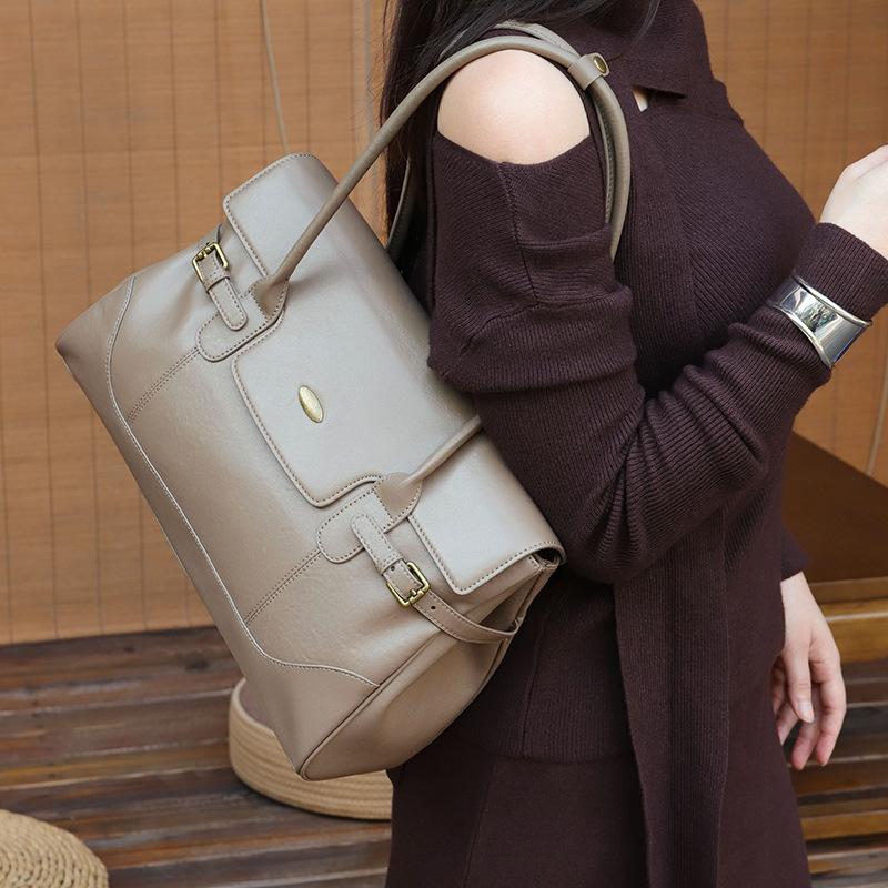Foreign Trade Hot-Selling Large Bag for Women Versatile 2025 New Retro Elegant Single Shoulder Bag for Women Large Capacity Commuter Tote Bag