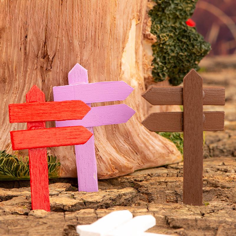 Moss Micro Landscape Ornaments Multi-colored Wooden Guide Signs Succulent Pot Garden Wooden Fence Process Accessories