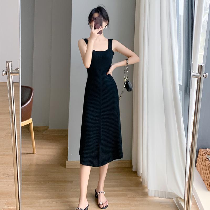 

Женское трикотажное платье на тонких бретелях с квадратным вырезом для ранней осени Extra Large чёрный