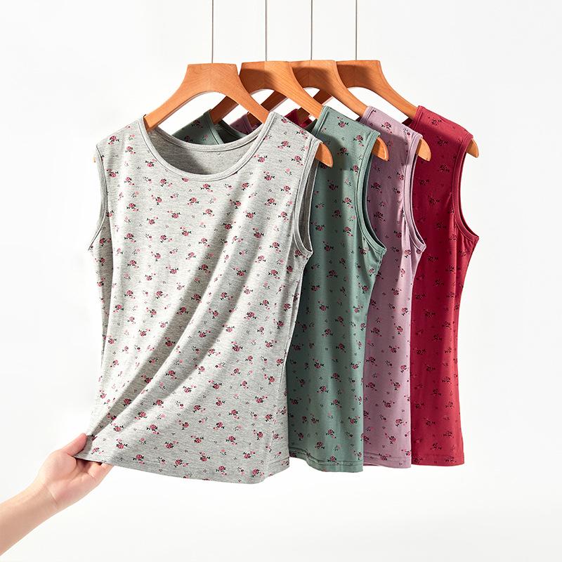 Mamas Sommerpyjama: Leichtes Modal-Set aus Weste und Kurzarm für Frauen mittleren und höheren Alters