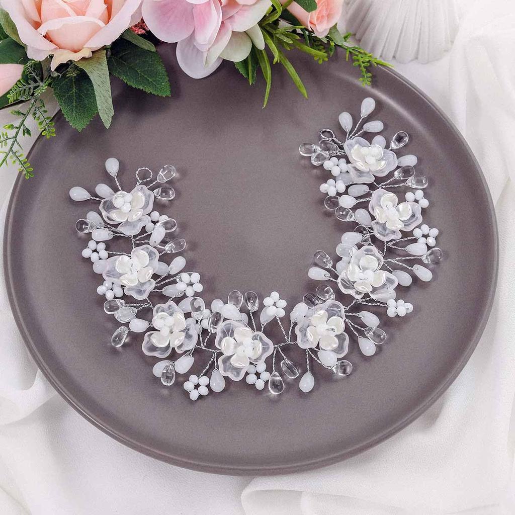 White Beaded Flower Hair Ornament for Girls, Perfect for Recitals, Weddings, and Piano Performances.