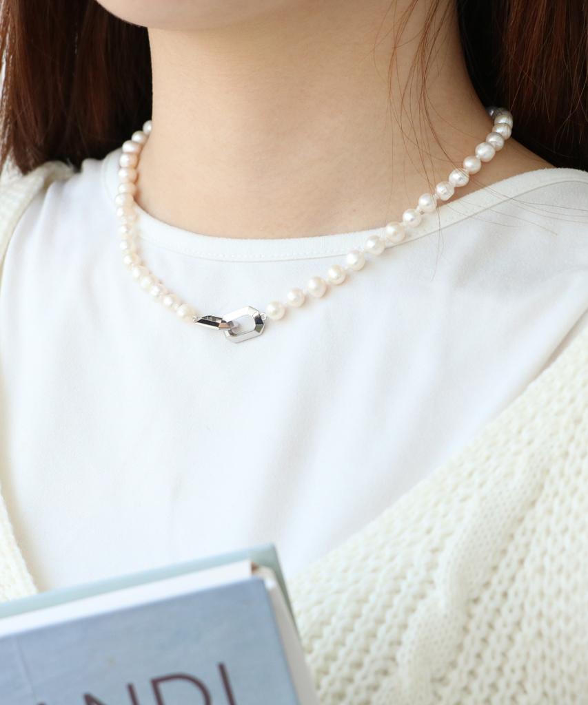Gaman Commitment Plain Silver Pearl Necklace