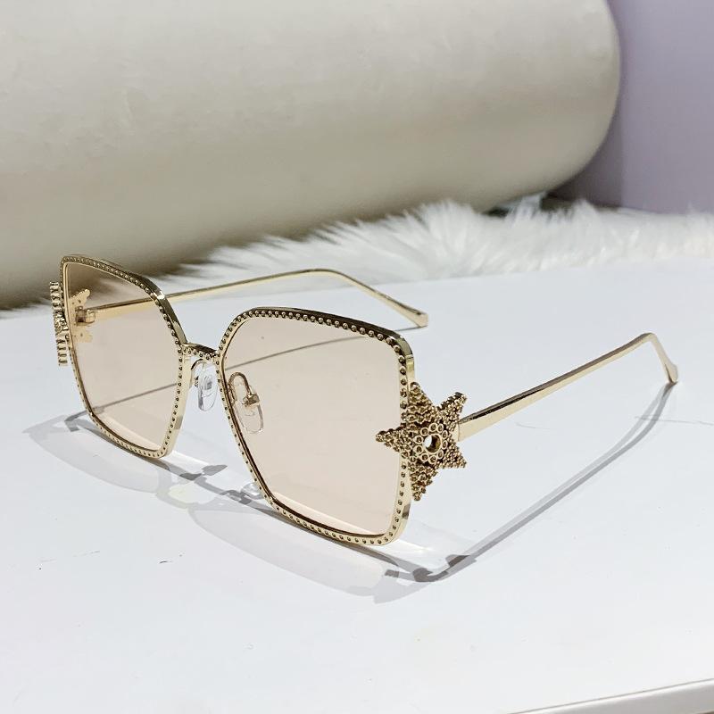 Five-pointed Star Rhinestone-encrusted Women's Square-frame Sunglasses - Stylish, Versatile, and Luxurious.