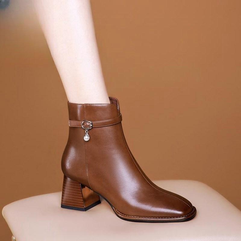Mode Herbst und Winter 2024 Neue Mode Schlicht und Elegant Nude Stiefel Damen Dicke Ferse Quadratische Spitze Seitenreißverschluss Kurze Stiefel Damen