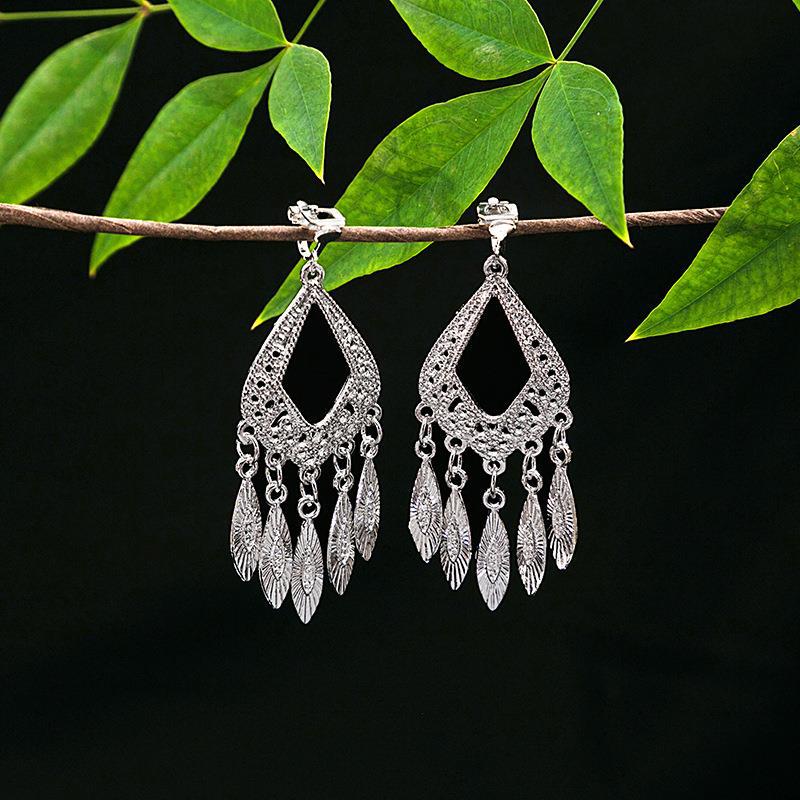 European and American cross-border ethnic style geometric fringed ear clips, Miao Yin retro and elegant minority earrings without piercings, women