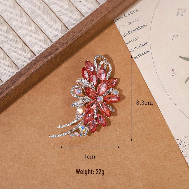 Exquisite Women's Red Flower Brooch – Niche Design, High-End Suit Accessory