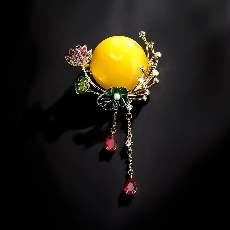 Lotus Pond Moonlit lotus brooch, new Chinese ancient style women's high-end texture tassel brooch, design sense brooch
