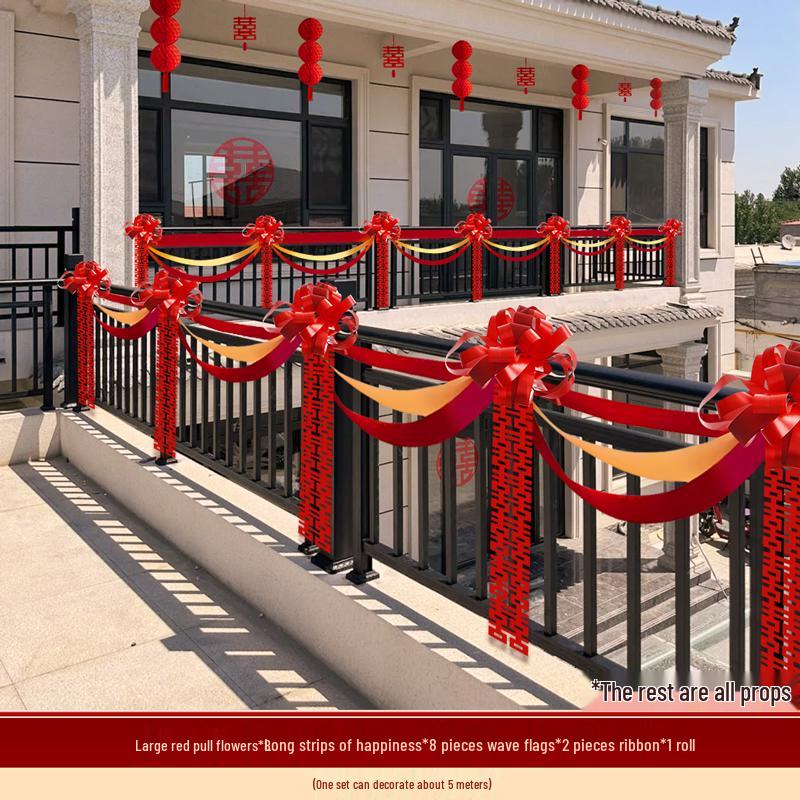 Ländliche Hochzeit Innenhof Balkon Zaun & Treppengeländer Girlanden Fahnen Dekor