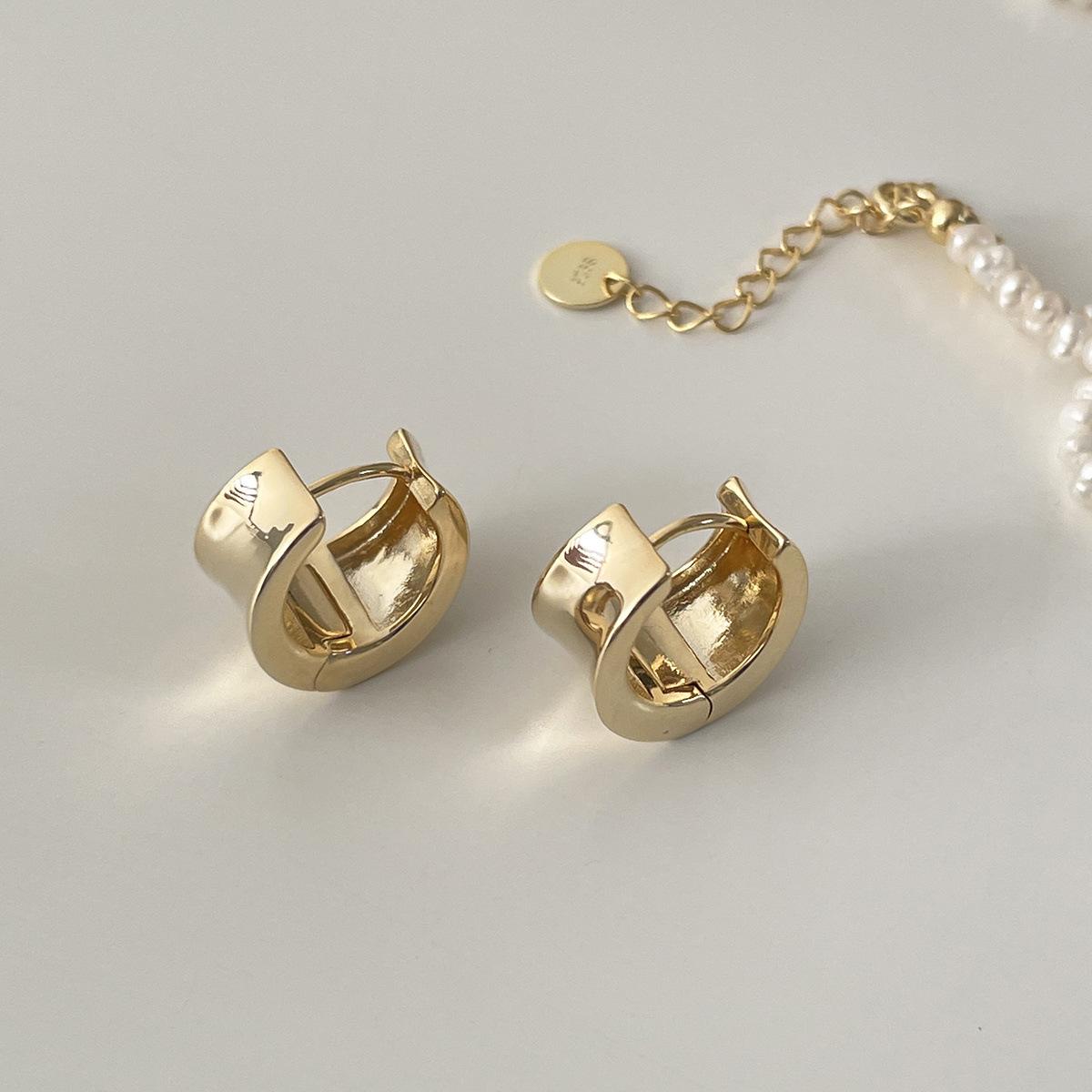 

Сережки-кільця з гладкою поверхнею з голкою зі срібла 925 проби, особистісні, унікального депресивного дизайну, нішеві, преміальні, у стилі холодного вітру, нові сережки 925 silver needle