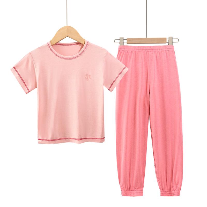 

Kids Summer Pajama Set: Short-Sleeve Air Conditioning Suit for Boys and Girls, Includes 9-Point Pants. 100 cm